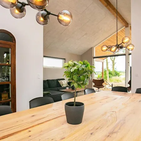 12 Person In Holiday home