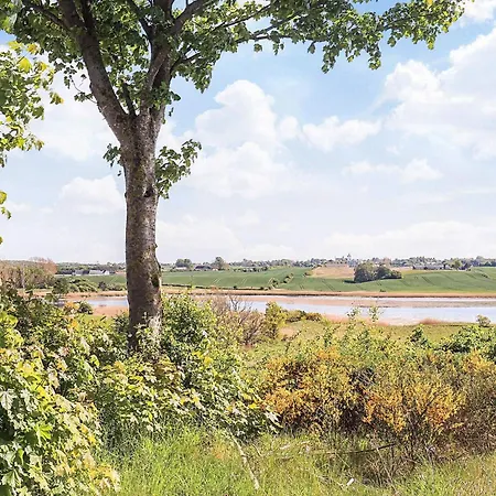 12 Person In * Millinge