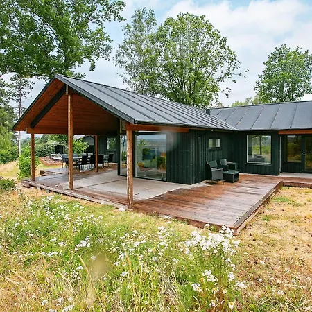 Nyaraló 12 Person In Millinge